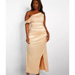 Fallon Satin Off Shoulder Maxi Bodycon Dress W. Slit - Rose Gold